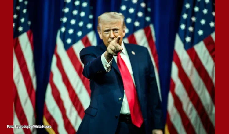 Trump convida Flávio Bolsonaro à Casa Branca