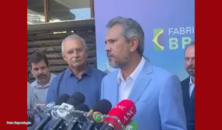 Elmano critica oposição após crise exposta por Michelle Bolsonaro: “Composição estranha”