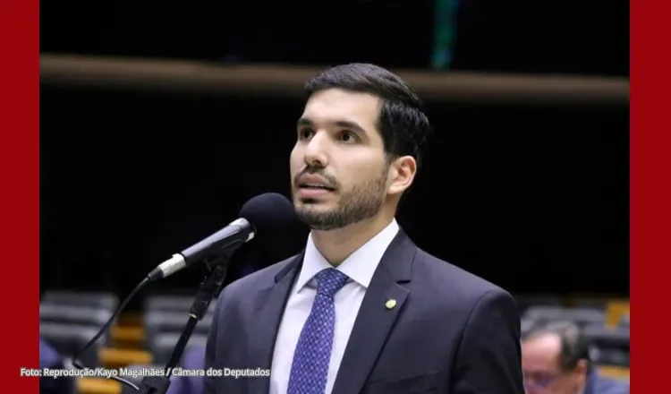 Moraes arquiva investigações sobre André Fernandes e Sílvia Waiãpi