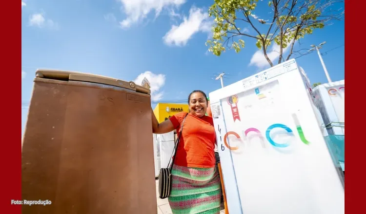 Enel Ceará leva troca de geladeiras e lâmpadas de LED a famílias de Massapê