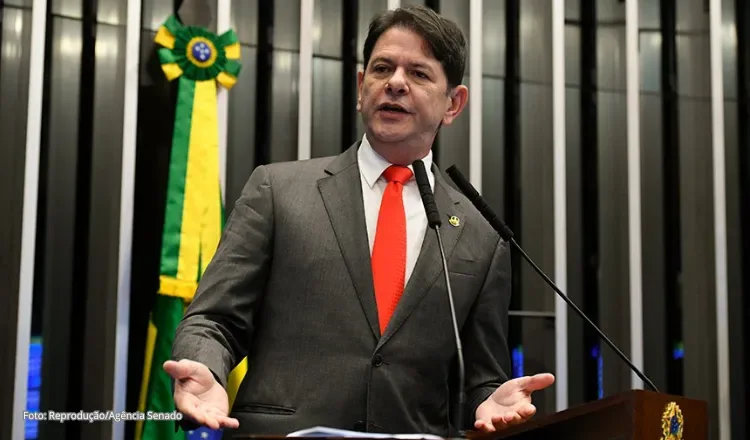 Cid Gomes diz que Lula é “melhor presidente da história” e defende novo mandato