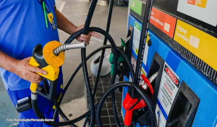 Gasolina comum fica mais barata em Fortaleza pela 8ª semana