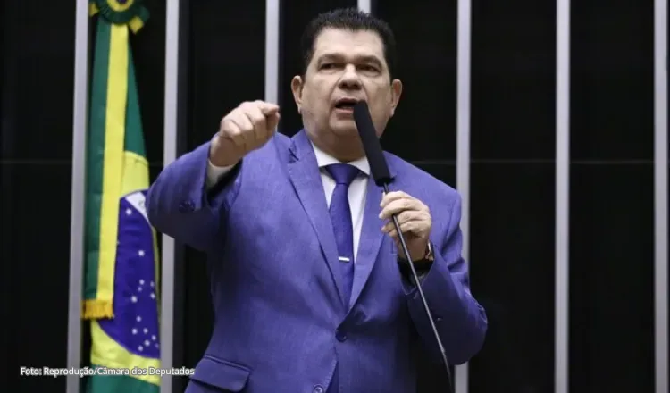 Lula retira Mauro Filho da vice-liderança do governo na Câmara em meio a divergências no Ceará