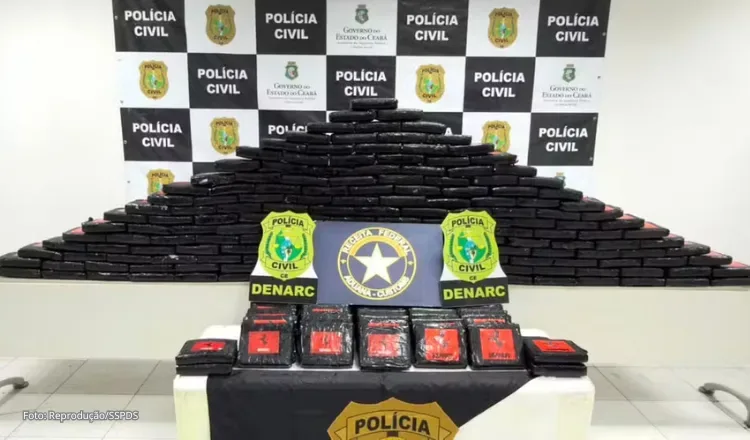 Polícia apreende mais de 250 kg de maconha escondidos em potes de açaí em Fortaleza