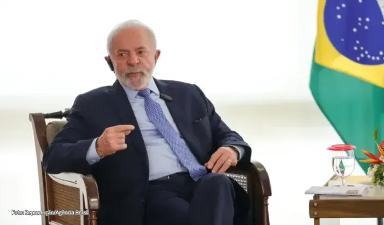 Lula diz que não sabe se polêmica envolvendo Flávio Bolsonaro e Nossa Senhora é notícia falsa